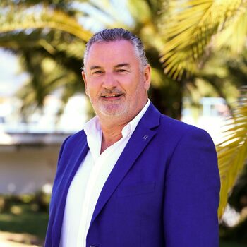 Tom Van Loon Ingatlantanácsadó a Marbella Luxury Homes